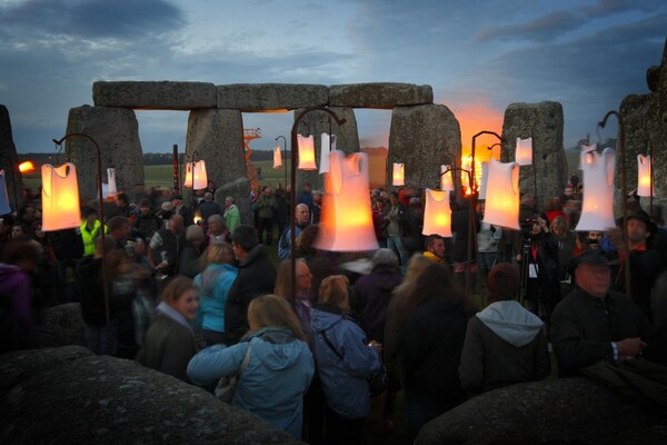 Το Stonehenge πήρε «φωτιά»