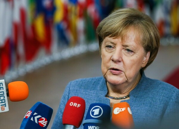 Η Μέρκελ διαβεβαιώνει: Η Γερμανία εξακολουθεί να έχει μια κυβέρνηση που είναι δεσμευμένη στην ΕΕ
