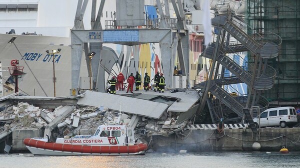 Θρήνος για τα θύματα στο λιμάνι της Γένοβας