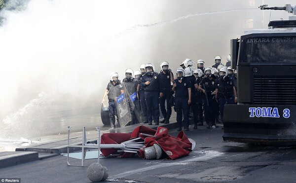 Έξι αστυνομικοί αυτοκτόνησαν στην Τουρκία από την αρχή των διαδηλώσεων
