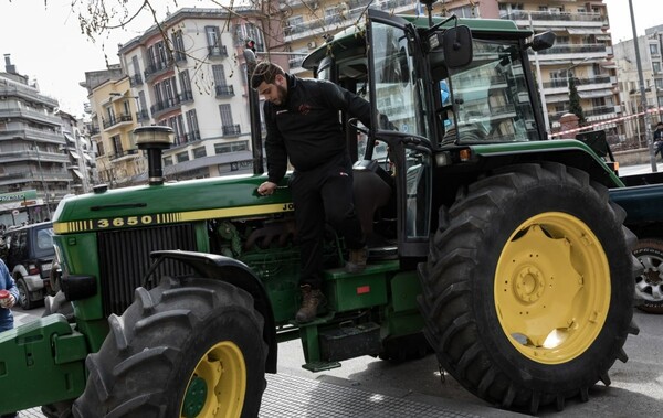«Ποδαρικό» με κινητοποιήσεις ετοιμάζουν στην κυβέρνηση οι αγρότες