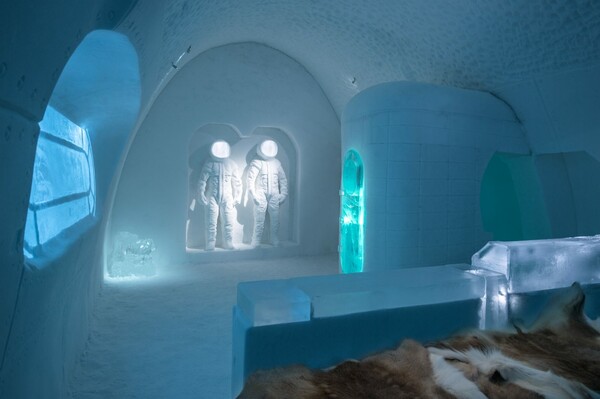To φαντασμαγορικό ξενοδοχείο πάγου στη Σουηδία μόλις άνοιξε τις πύλες του