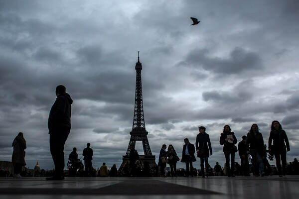 Το 79% των Γάλλων πιστεύει σε τουλάχιστον μία θεωρία συνωμοσίας