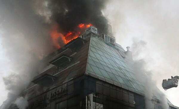 Τουλάχιστον 16 νεκροί από φωτιά σε πολυώροφο κτίριο στη Ν. Κορέα - Τα θύματα βρίσκονταν σε σάουνα