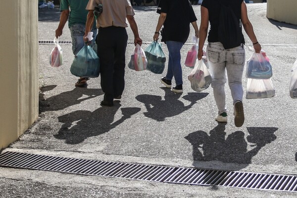 Ποιες πλαστικές σακούλες εξαιρούνται από το περιβαλλοντικό τέλος- Αντιδράσεις ΕΣΕΕ
