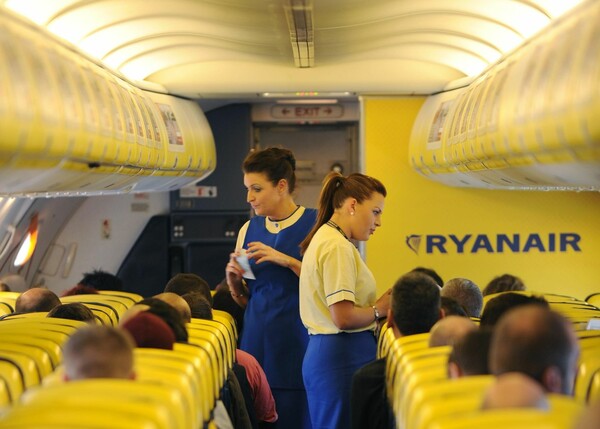 Προσλήψεις επί πληρωμή από τη Ryanair
