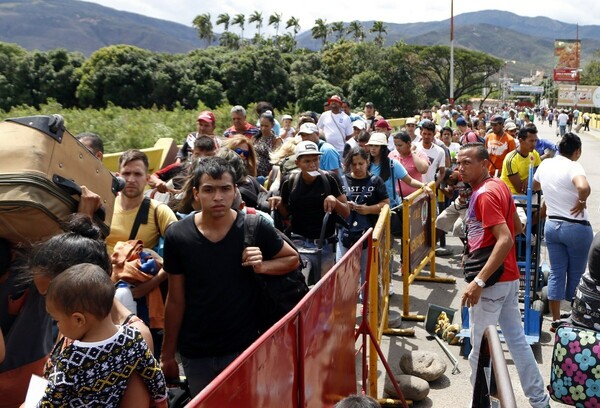 Περισσότεροι από μισό εκατομμύριο Βενεζουελάνοι έχουν καταφύγει στην Κολομβία
