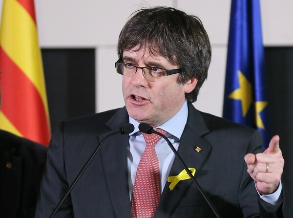 Μπορώ να κυβερνώ την Καταλονία από το Βέλγιο δηλώνει ο Πουτζντεμόν