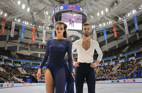 Παπαδάκη και Σιζερόν είναι Πρωταθλητές Ευρώπης με παγκόσμιο ρεκόρ - Δείτε τον μαγικό χορό τους στον πάγο