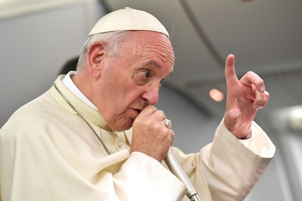 Πάπας Φραγκίσκος: Τα fake news ξεκίνησαν από τον Αδάμ και την Εύα