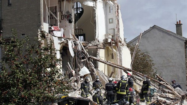 4 νεκροί και δέκα τραυματίες από έκρηξη σε κτίριο στο Παρίσι
