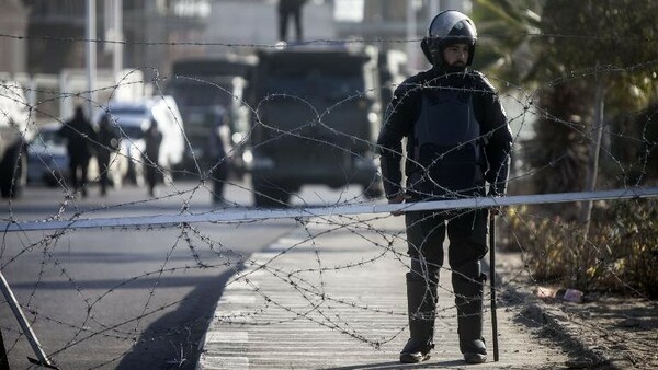 Δύο αστυνομικοί νεκροί από βόμβα στο Κάιρο