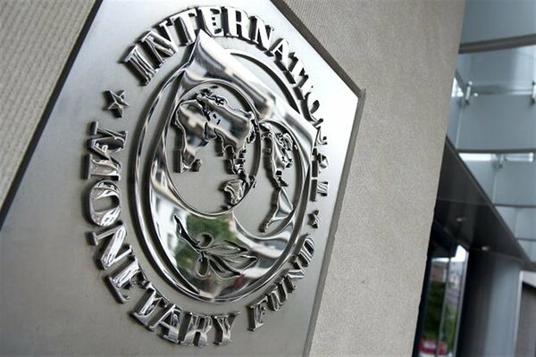 Το ΔΝΤ παραδέχεται «αστοχία» με τη μείωση των μισθών