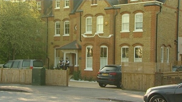 Τα πτώματα τριών παιδιών βρέθηκαν σε σπίτι στο Λονδίνο