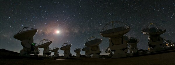 Μυστηριώδη σήματα από το Διάστημα έλαβε τηλεσκόπιο