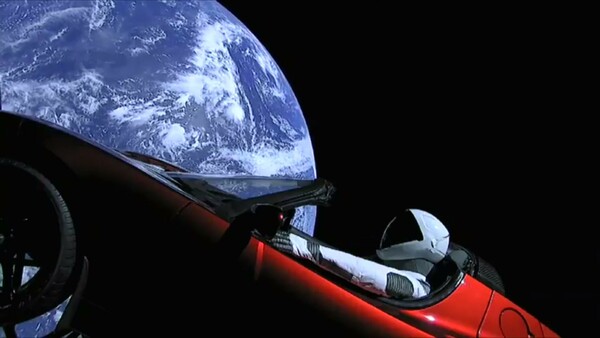 Ο πύραυλος της Space X με το αυτοκίνητο Tesla κατευθύνεται προς τη ζώνη των αστεροειδών μεταξύ Άρη-Δία