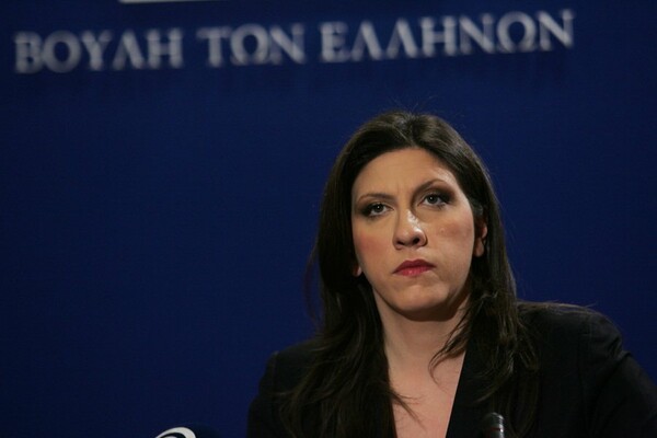 Αποστάσεις κρατά η κυβέρνηση για τις δηλώσεις Κωνσταντοπούλου για τη Χ.Α.