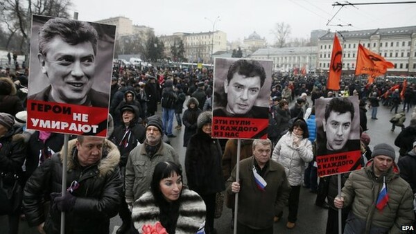 Ρωσία: Πορείες στη μνήμη του δολοφονημένου Νεμτσόφ
