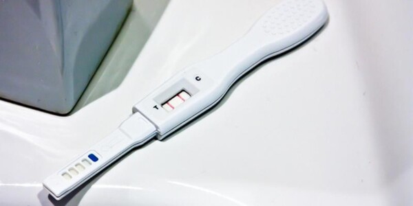 Θετικά τεστ εγκυμοσύνης πωλούνται στο διαδίκτυο