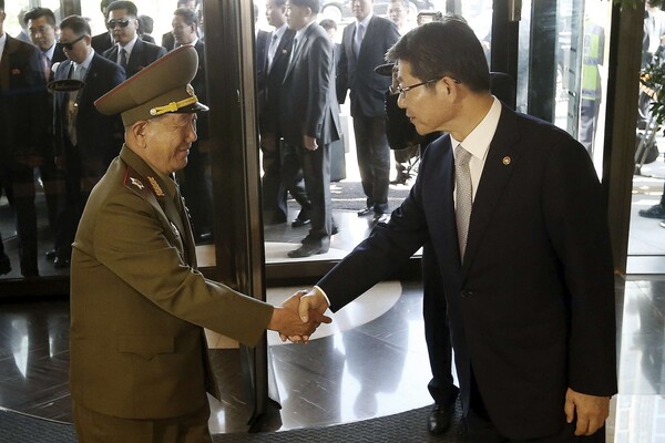 Επανέναρξη των συνομιλιών με τη Β. Κορέα προτείνει η Νότια