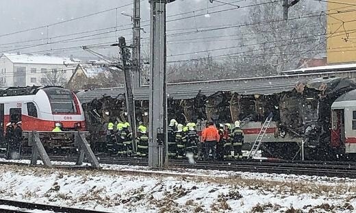 Σύγκρουση τρένων στην Αυστρία - Μία νεκρή και δεκάδες τραυματίες