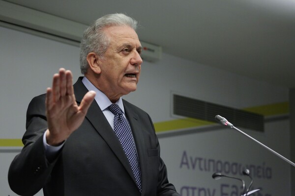 Υπόμνημα στη Βουλή κατέθεσε ο Αβραμόπουλος για τη Novartis
