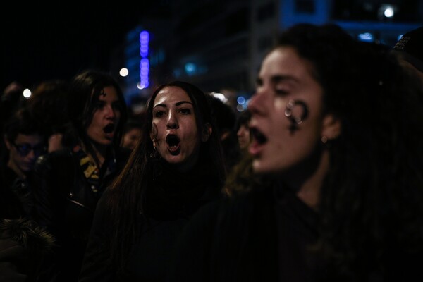 Πορεία συλλογικοτήτων στο κέντρο της Αθήνας ενάντια στον σεξισμό και την πατριαρχία