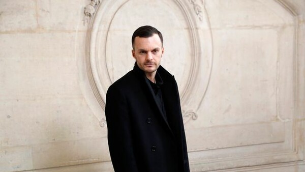 Ο Kris Van Assche φεύγει και μόλις ανακοινώθηκε νέος σχεδιαστής - Αλλαγές στον Dior Homme μετά από 11 χρόνια
