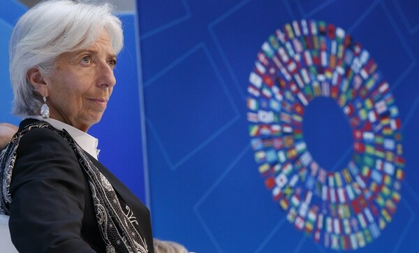 Κρίσιμες συζητήσεις για την ελάφρυνση του ελληνικού χρέους στο περιθώριο της συνόδου του ΔΝΤ