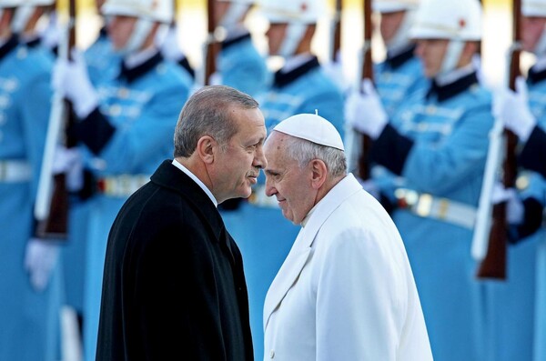 Διπλωματικό επεισόδιο μεταξύ Τουρκίας και Βατικανού για τις δηλώσεις του Πάπα