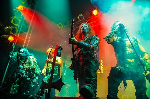 Ο κιθαρίστας του συγκροτήματος Watain χαιρέτησε ναζιστικά και προκάλεσε θύελλα αντιδράσεων