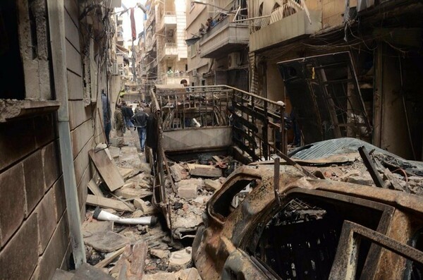 Τουλάχιστον 45 άμαχοι νεκροί από επιδρομές της συριακής αεροπορίας στο Χαλέπι