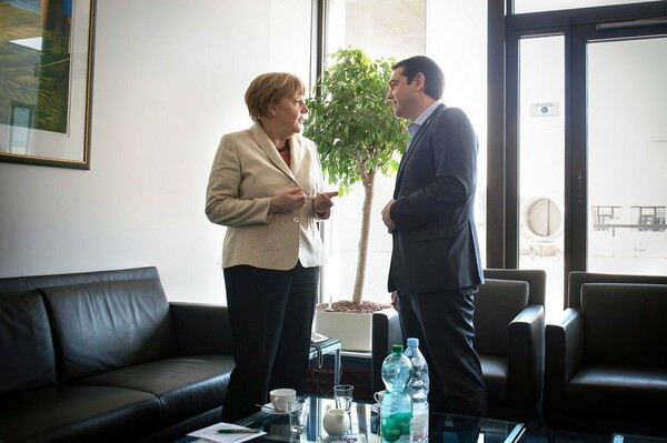 Τσίπρας - Μέρκελ συμφώνησαν: Στη Σύνοδο Κορυφής θα παρουσιαστούν οι προτάσεις της Ελλάδας