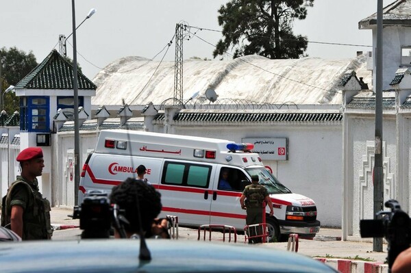 Επτά στρατιωτικοί νεκροί από τους πυροβολισμούς στην Τύνιδα