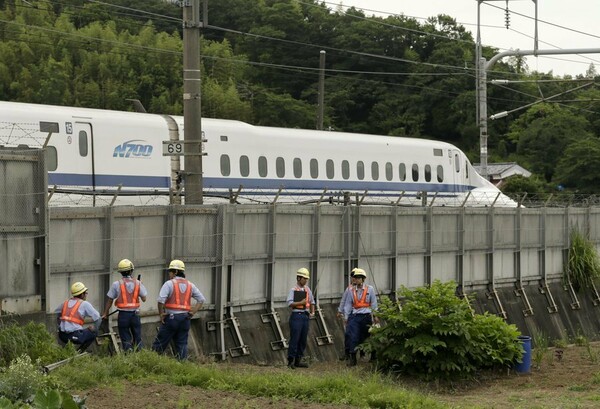 Επιβάτης αυτοπυρπολήθηκε σε τρένο στην Ιαπωνία - Δύο άτομα έπαθαν καρδιακή προσβολή
