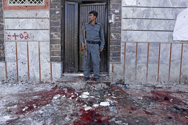 Αφγανιστάν: Επίθεση καμικάζι σε κέντρο καταγραφής ψηφοφόρων- Νεκροί και δεκάδες τραυματίες