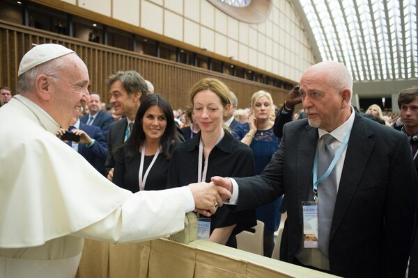 Όταν η Κέιτι Πέρι και ο Ορλάντο Μπλουμ συνάντησαν τον Πάπα