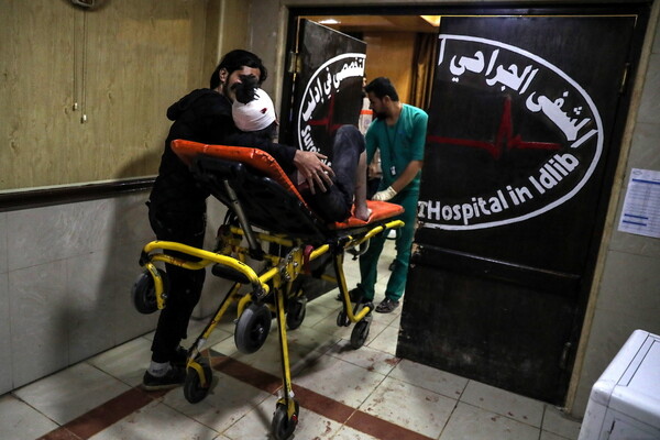 Συρία: 28 νεκροί σε βομβιστική επίθεση στην Ιντλίμπ