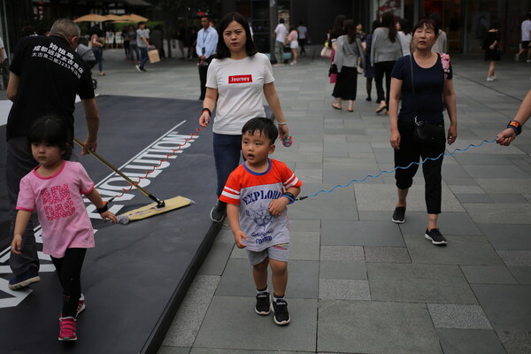 Η αστυνομία της Κίνας εντόπισε σχεδόν 3.000 αγνοούμενα παιδιά με τη βοήθεια εφαρμογών