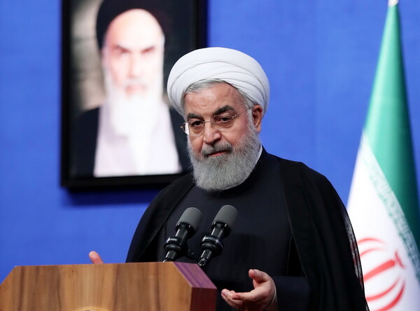 Ροχανί προς ΗΠΑ: Ποιοι είστε εσείς να αποφασίζετε για το Ιράν και τον κόσμο;