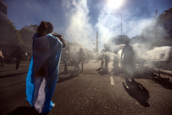 Χιλιάδες Αργεντινοί ξανά στους δρόμους ενάντια στην προσφυγή της χώρας στο ΔΝΤ