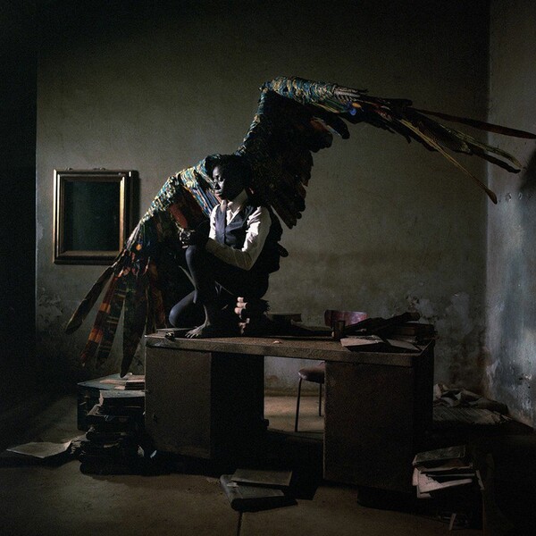 Οι εμβληματικές φωτογραφίες για την ελευθερία που κέρδισαν την πρώτη θέση στην Μπιενάλε του Ντακάρ