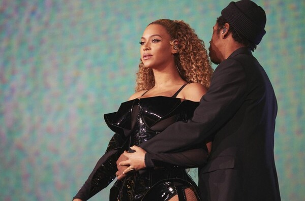 Το σόου της χρονιάς από την Beyoncé και τον Jay-Z: Η πρεμιέρα της παγκόσμιας περιοδείας τους ήταν υπερθέαμα
