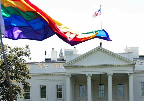 Το 48% των Αμερικανών θα υποστήριζε έναν ομοφυλόφιλο υποψήφιο Πρόεδρο