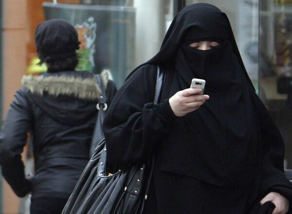 Σαουδική Αραβία:Της απαγόρευσαν την είσοδο σε κατάστημα επειδή δεν είχε καλυμμένα τα χέρια της