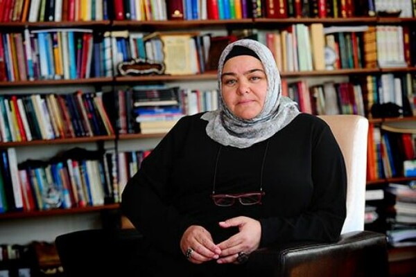 Η Αϊσέν Γκιουρτζάν είναι η πρώτη υπουργός με ισλαμική μαντίλα στην ιστορία της Τουρκίας