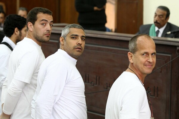Διεθνής κατακραυγή για την καταδίκη τριων δημοσιογράφων του Al Jazeera από αιγυπτιακό δικαστήριο