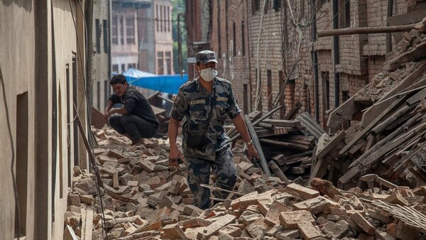 Νεπάλ: Πάνω από 4 χιλιάδες οι νεκροί του σεισμού