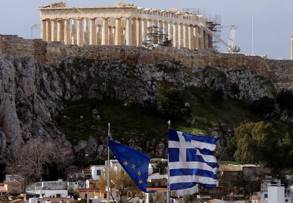 Οι Ευρωπαίοι επανεξετάζουν το ελληνικό χρέος για να "δελεάσουν" το ΔΝΤ
