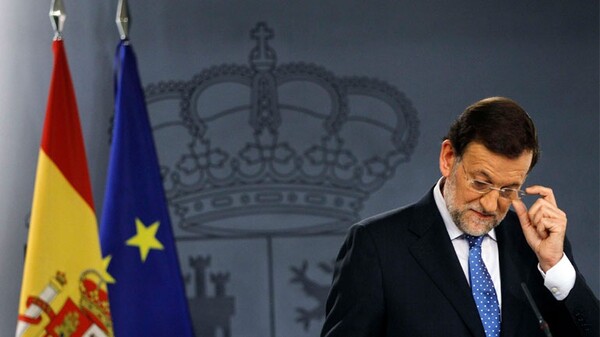 Ισπανία: Πάλι πρώτος ο Ραχόι σε δημοσκόπηση, τρεις εβδομάδες πριν από τις εκλογές